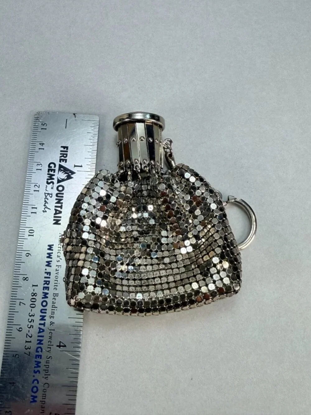 Vintage Silver Tone Mesh Coin Purse Keychain Kiss Lock Mini Change Purse